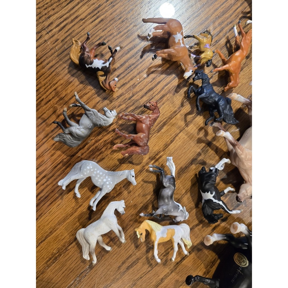 Breyer Model Horses Mixed Lot Of 31 - Picture 16 of 16